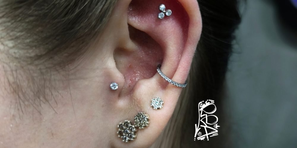 PIERCING ORELHA EM SANTA ISABEL - BODY PIERCER RENAN REA