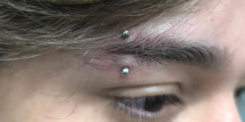 PIERCING SOBRANCELHA EM SANTA ISABEL - BODY PIERCER RENAN REA