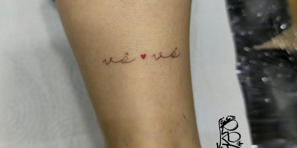 TATTOO ESCRITA DELICADA - TATUADOR RENAN REA